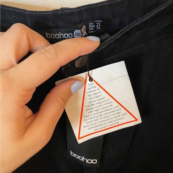 Boohoo Women’s Black Distressed Baggy Splatter Boyfriend High Rise Jeans NWT - Picture 2 of 5